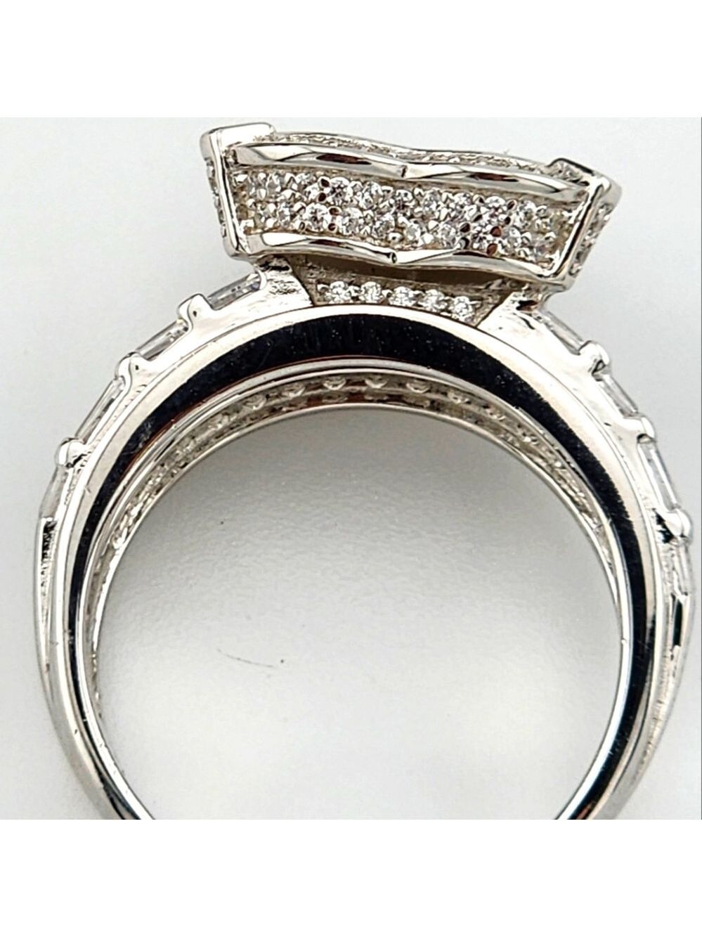 Sterling Silver 925 Heart Ring with Cubic Zirconia Stones - Picture 15 of 15